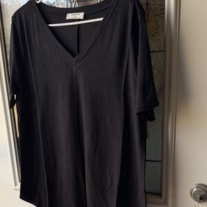 Elegant Black V-Neck Short Sleeve Tee

 LAST CALL !!!!!!
